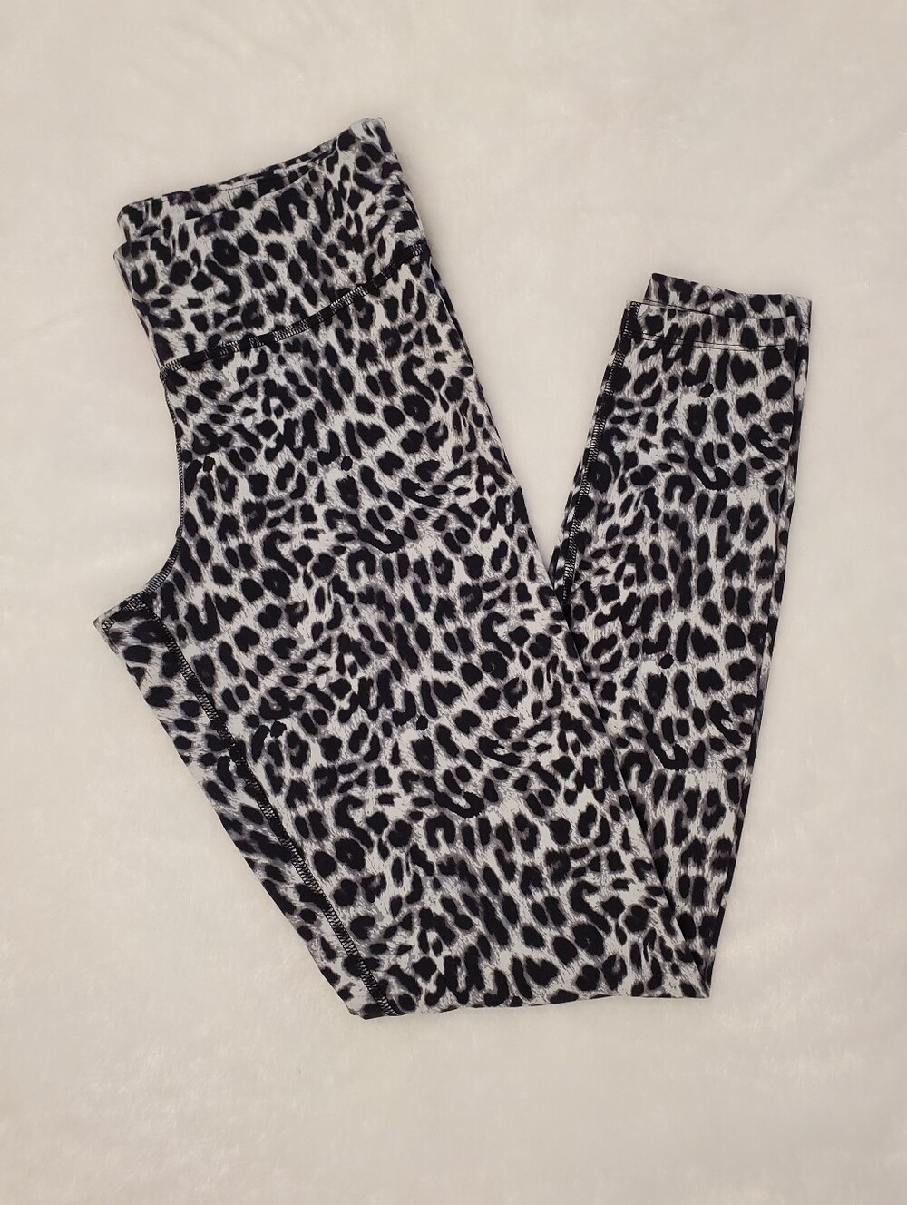 VS PINK YOGA Leopard Print Leggings Small